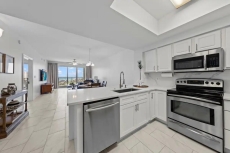 907 Family Beach View Condo, 5 min Walk to Beach