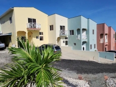 New Townhouse w/pool has 3 Master Ensuite Bedrooms