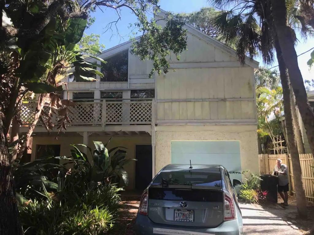 2 Bedrooms Pet Friendly House Rental in Siesta Key, Florida