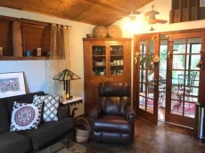 Siesta Retreat...Walk to Shell Beach