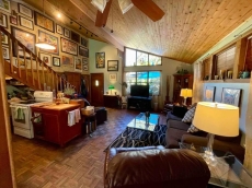 Siesta Retreat...Walk to Shell Beach