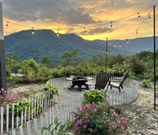  Private Romantic Loft with a VIEW!