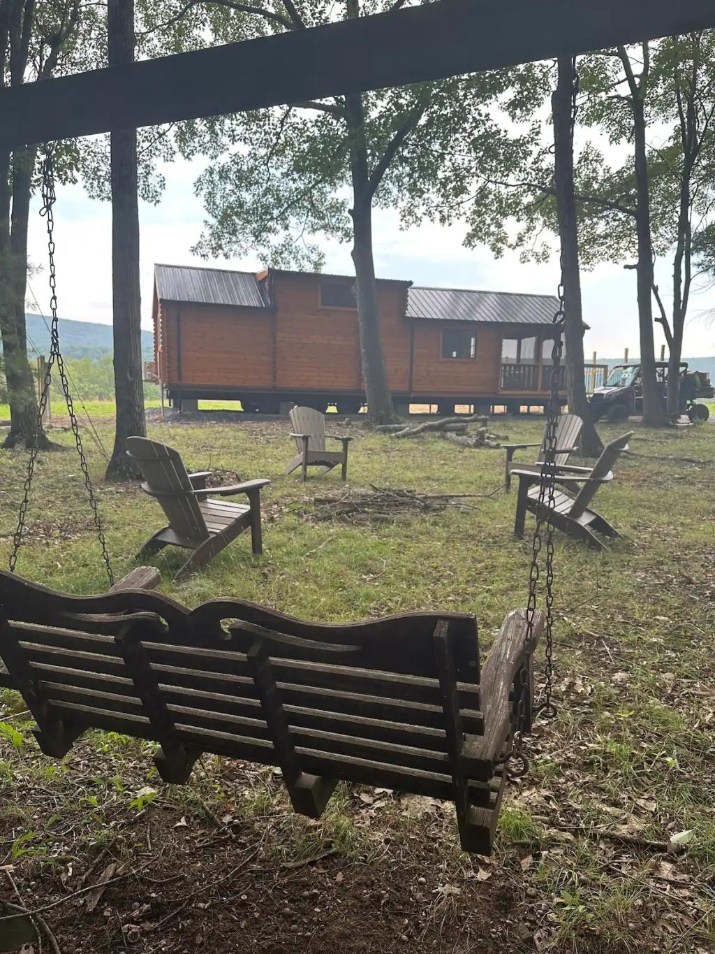 3 Bedrooms Mountain View Cabin Rental in Millmont, Pennsylvania