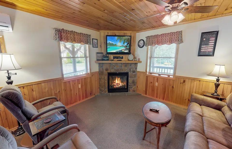 2 Bedrooms Mountain View Suite Rental in Gaines, Pennsylvania