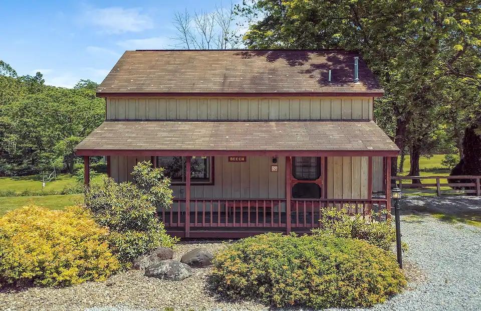 3 Bedrooms Mountain View Cabin Rental in Gaines, Pennsylvania