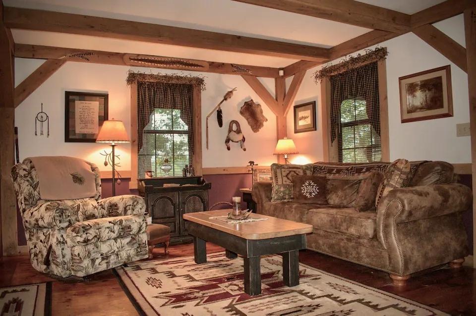 2 Bedrooms Mountain View Cabin Rental in Weikert, Pennsylvania