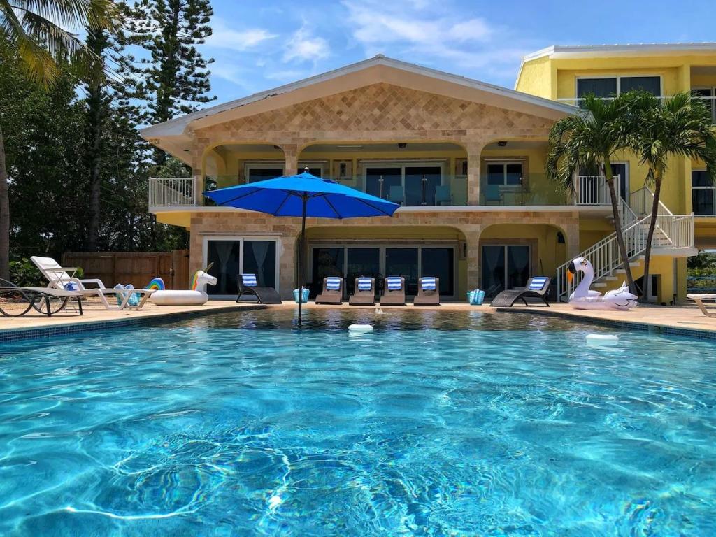 14 Bedrooms Oceanfront House Rental in Marathon, Florida