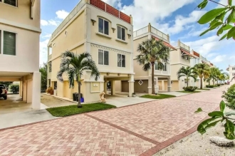 3 BR Oceanfront Villa Rental in Marathon, Florida