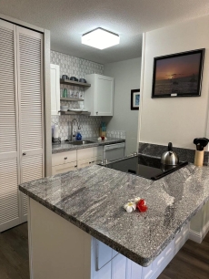 Lovely Maui Vista 1BR condo, three minute walk to the beach