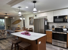 Remodeled 1BR condo at Maui Banyan