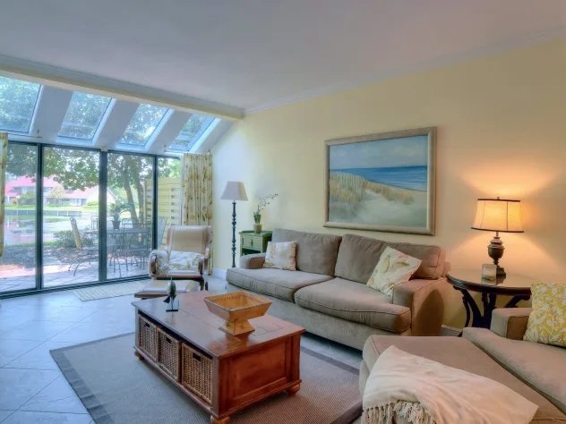 2 Bedrooms Beachfront Villa Rental in Miramar Beach, Florida