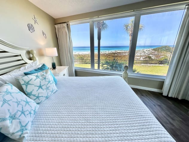1 Bedroom Beachfront Condo Rental in Miramar Beach, Florida