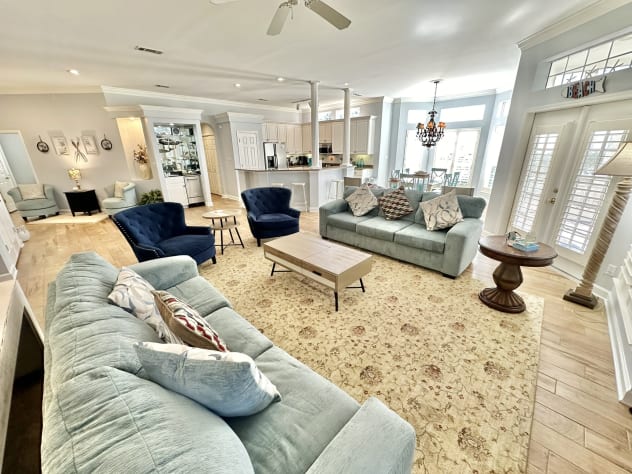 3 Bedrooms Beachfront Villa Rental in Miramar Beach, Florida