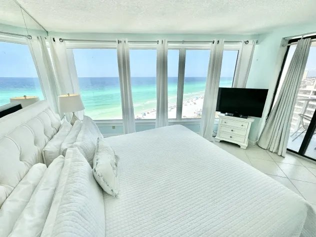 2 Bedrooms Beachfront Condo Rental in Miramar Beach, Florida