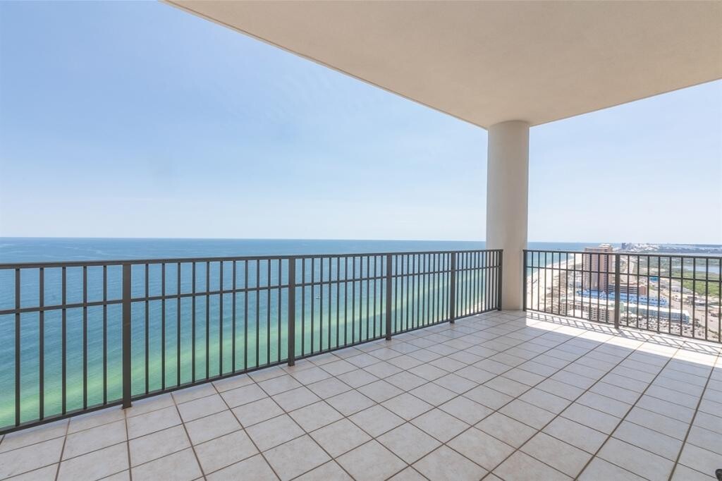 4 Bedrooms Beachfront Condo Rental in Orange Beach, Alabama