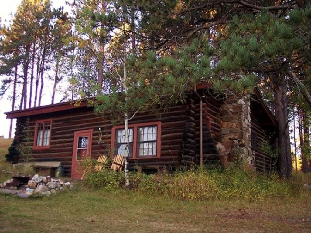 3 Bedrooms Mountain View Cabin Rental in Custer, South Dakota