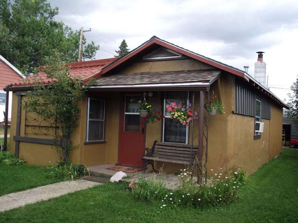 2 Bedrooms Mountain View House Rental in Custer, South Dakota