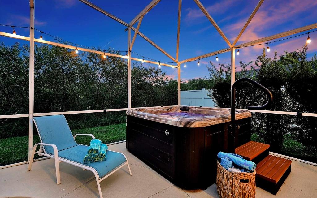 4 Bedrooms Beachfront Villa Rental in Kissimmee, Florida