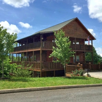 6 BR Mountain View Cabin Rental in Sevierville, Tennessee