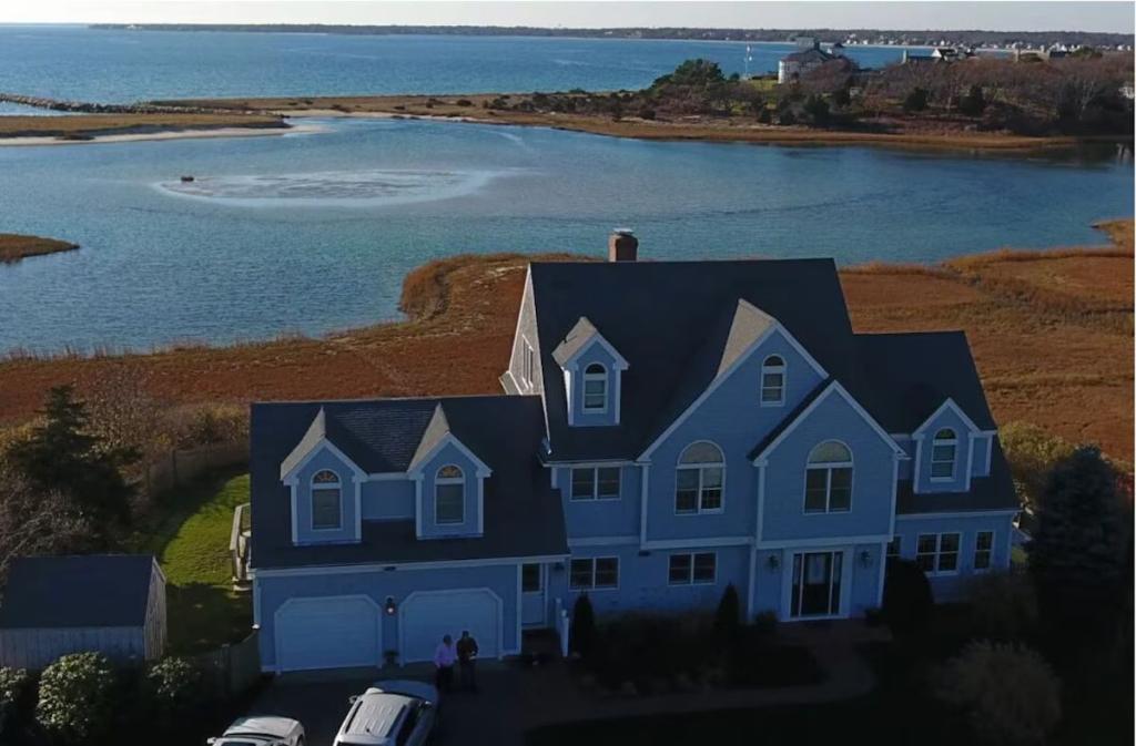 5 Bedrooms House Rental in West Hyannisport, Massachusetts