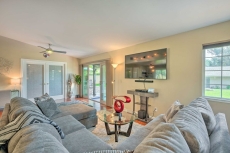 Luxe Granite Bay Home w/ Hot Tub, Fire Pits!