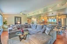 Luxe Granite Bay Home w/ Hot Tub, Fire Pits!