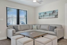 Steps from the beach! Deerfield Beach Bungalow