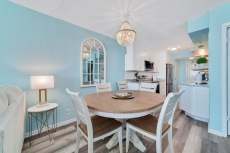 Island Shores 652: Beach Front Balcony: Stunning Gulf Views, Pool, Free Parking