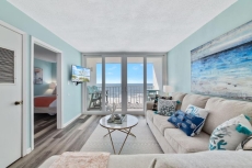 Island Shores 652: Beach Front Balcony: Stunning Gulf Views, Pool, Free Parking