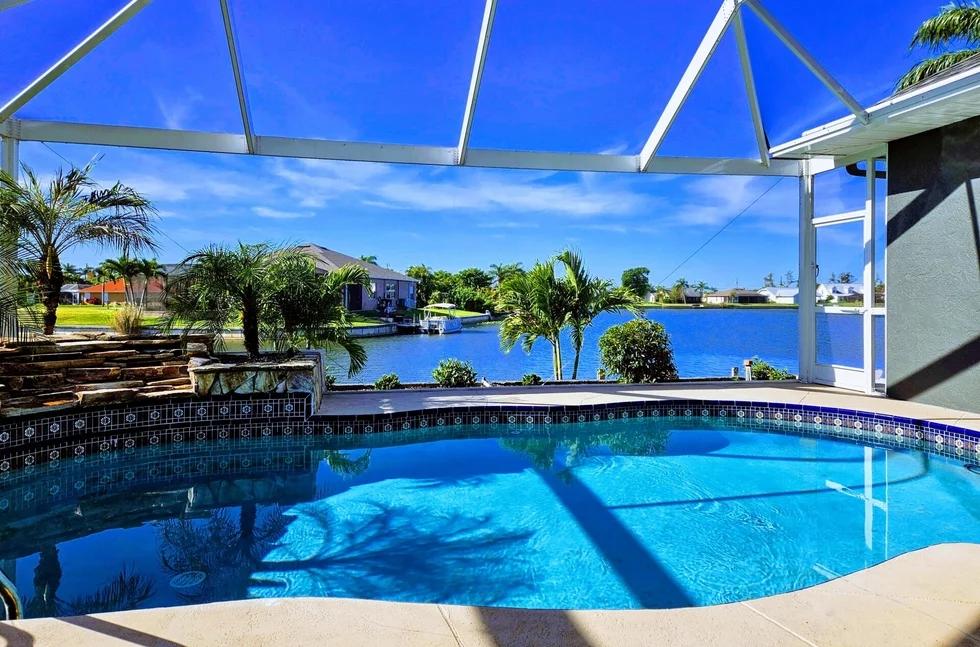 3 Bedrooms Lakefront House Rental in Cape Coral, Florida