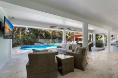 Tarpon House-Luxury 4/4 Home on Anna Maria Island