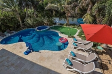 Tarpon House-Luxury 4/4 Home on Anna Maria Island