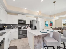 Boutique condo w/Free Storey Lake Water Parks