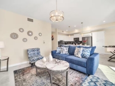 Boutique condo w/Free Storey Lake Water Parks