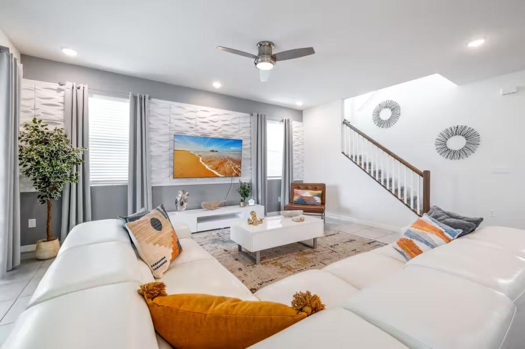 6 Bedrooms House Rental in Kissimmee, Florida
