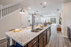 New DREAM home-POOL-BBQ-Disney! Free pool heat!