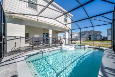 New DREAM home-POOL-BBQ-Disney! Free pool heat!