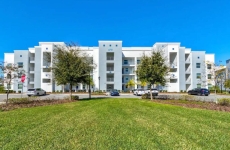 4br Penthouse-Storey Lake