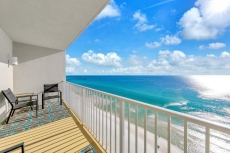 Cozy 2-Bed BeachFront Condo w/Balcony Gulf Views!