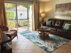 GROUND FLOOR, WALK TO VILLAGE, CLOSE TO BEACH, PET FRIENDLY, QUIET LOCATION