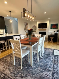 New Luxury Modern Farmhouse, Downtown C