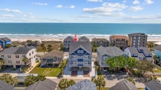 The Lazy Loon - Surfside Beach Places