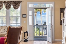 Jolly Mon - Surfside Beach Places