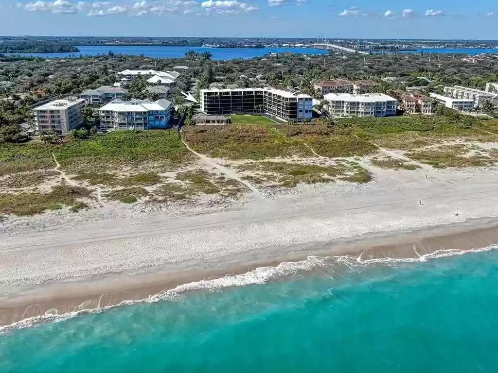 2 Bedrooms Beachfront Condo Rental in Vero Beach, Florida