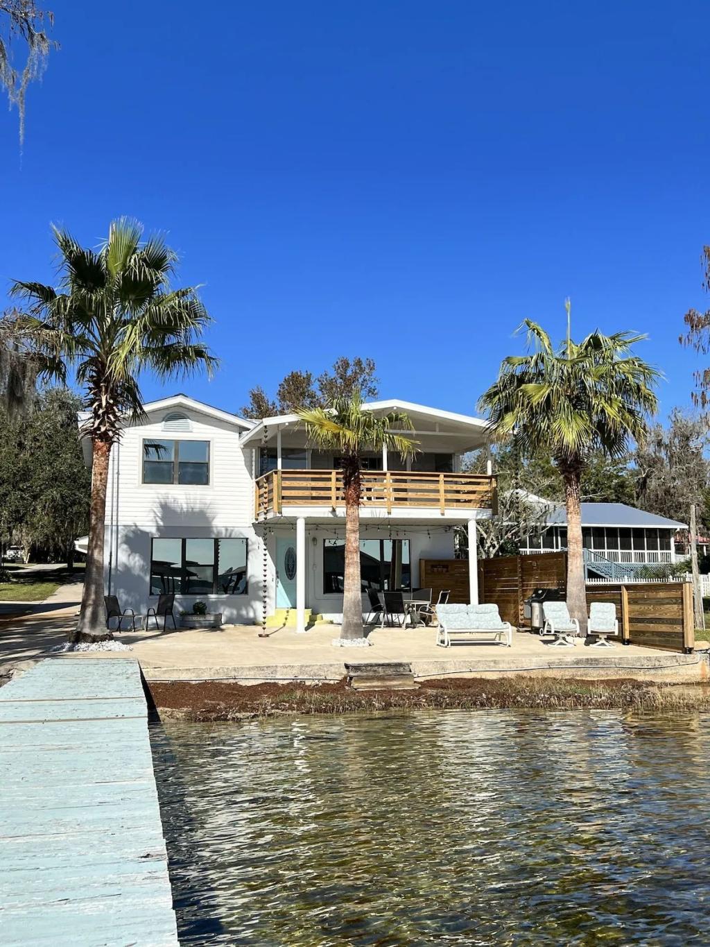 3 Bedrooms Beachfront House Rental in Starke, Florida