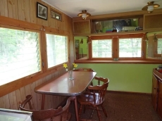 Pet-friendly peaceful pond home near Keene, Rindge, & Mt Monadnock Max 3 people.