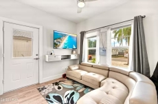 Walk to Beach, Grill, Pool Table, Patio & Parking