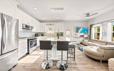 Walk to Beach, Grill, Pool Table, Patio & Parking