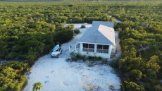 Bambarra Sands Cottage: Private beach house on Bambarra Beach, Middle Caicos