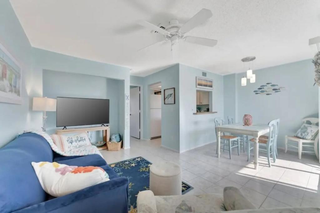 1 Bedroom Beachfront Apartment Rental in Bradenton Beach, Florida